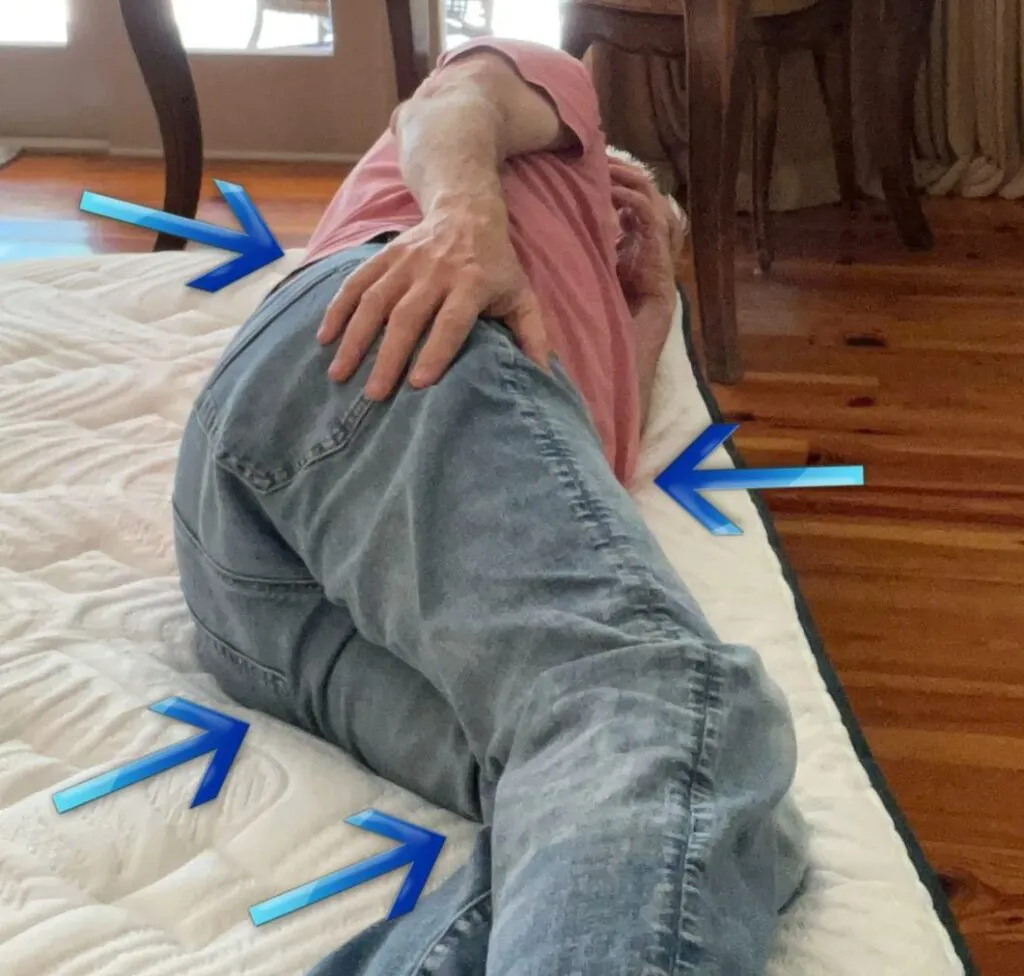 The best mattress for nerve pain should relieve pressure at nerve root areas like hips, shoulders, lumbar region of back, around joints, and along the length of your calves if you suffer from sciatic pain.